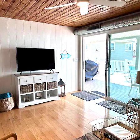 Cozy Beach - Direct Waterfront! East Haven Εξωτερικό φωτογραφία