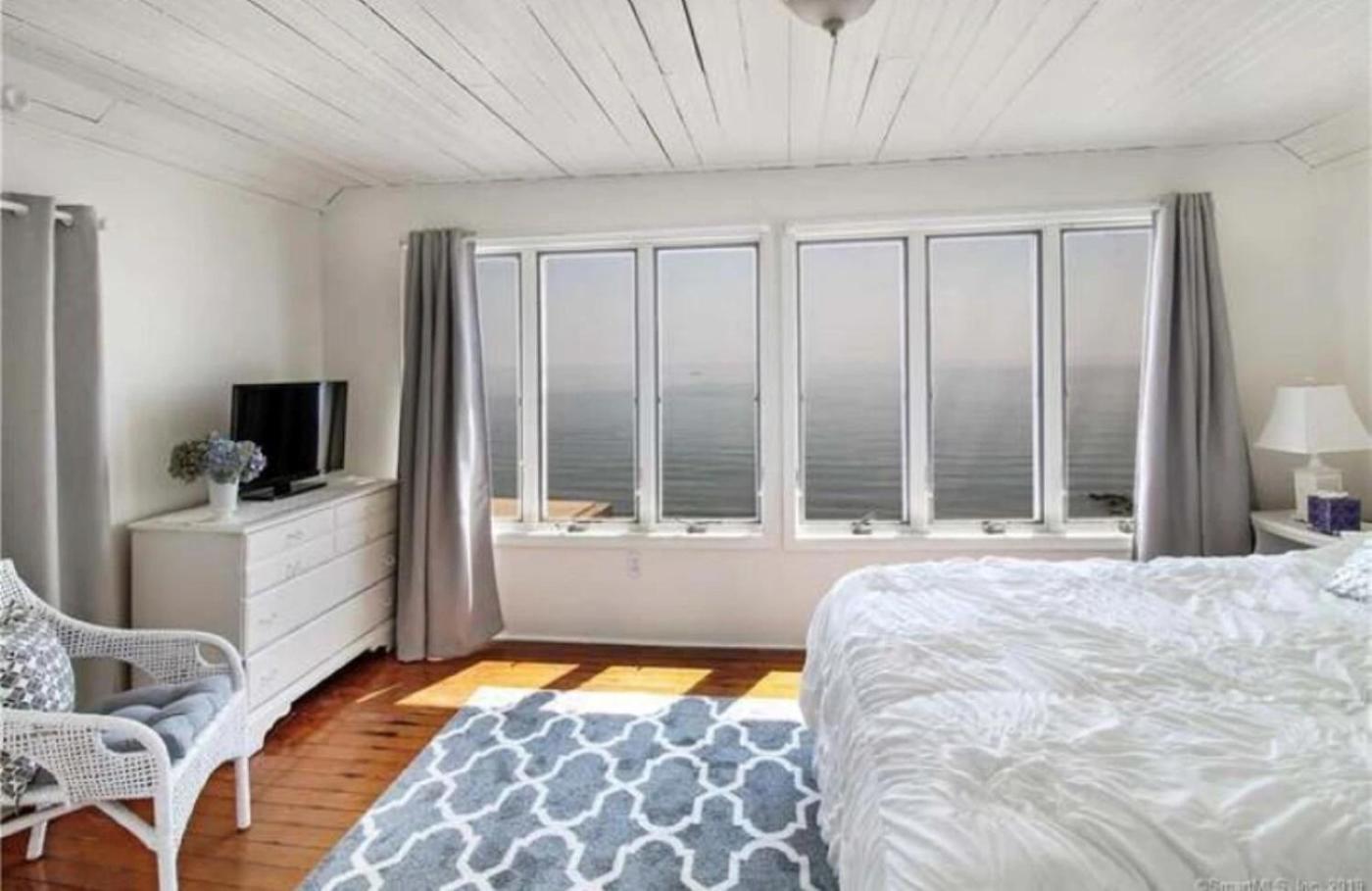 Cozy Beach - Direct Waterfront! East Haven Εξωτερικό φωτογραφία